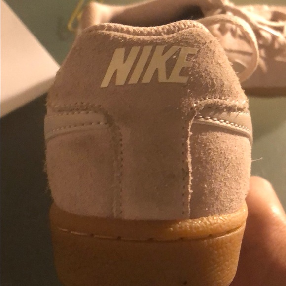 Shoes - Picture 2 of 6